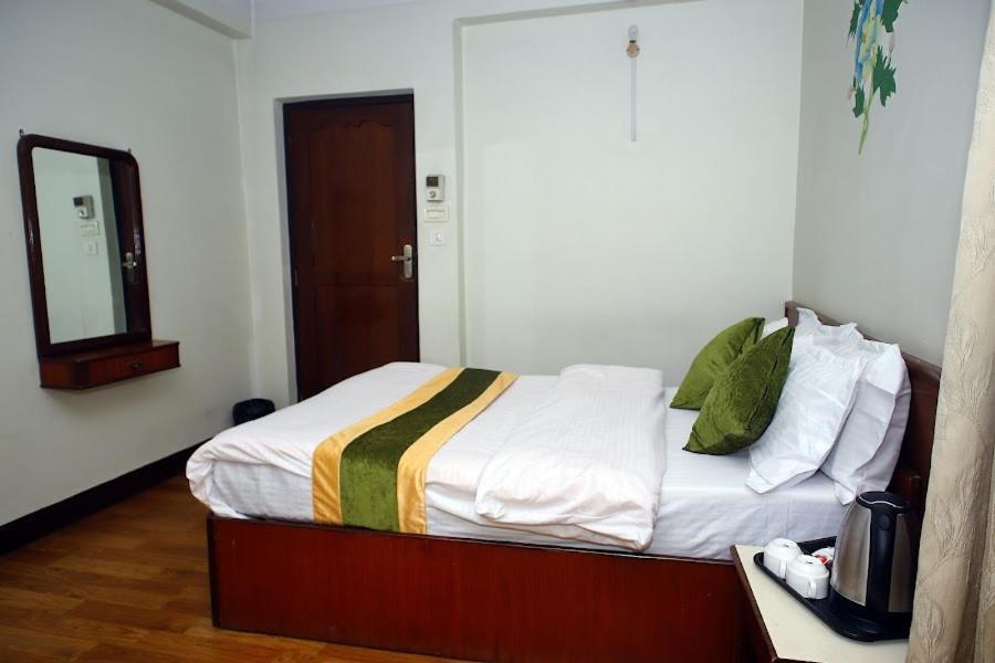 Bouddha Green Hotel Катманду Екстер'єр фото
