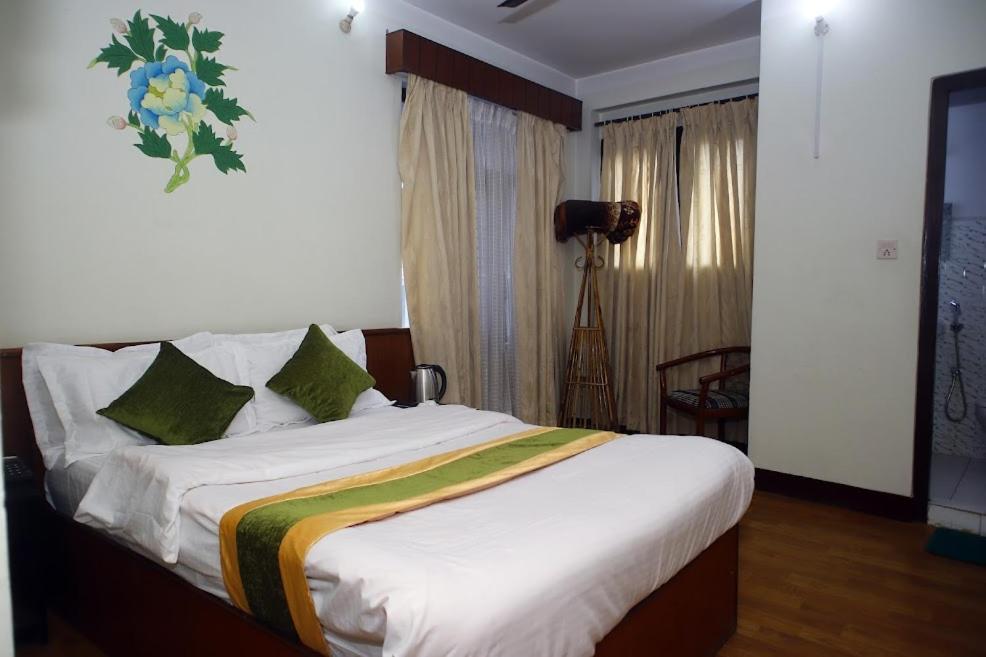 Bouddha Green Hotel Катманду Екстер'єр фото